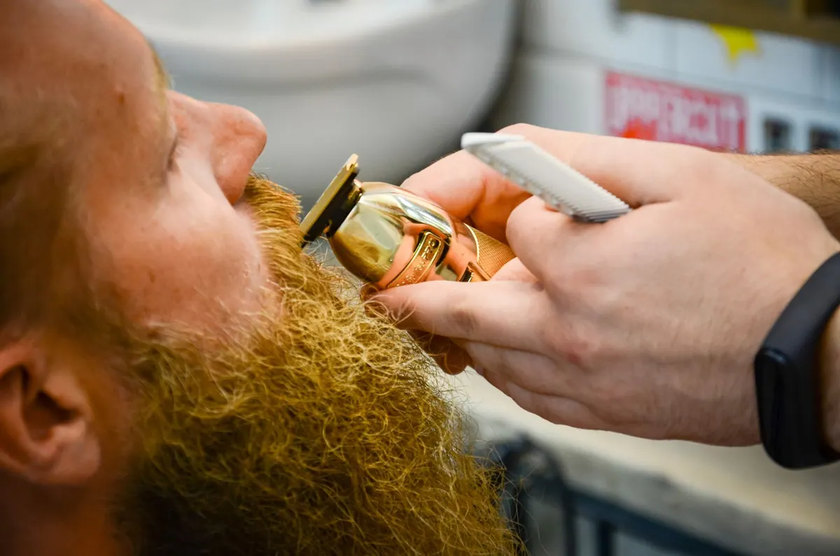 Taille de barbe à la tondeuse Taille de barbe à la tondeuse